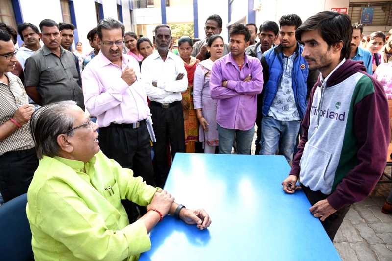 Revenue Minister Gupta listens to patients’ woes in JP and Katju Hospital
