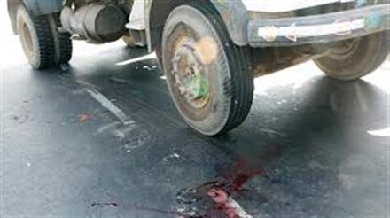  9 students killed as truck crushes them 