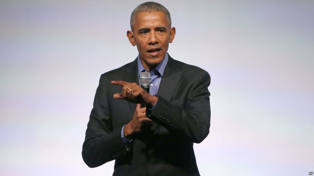  Ex- US President Obama in Chicago as would-be juror 