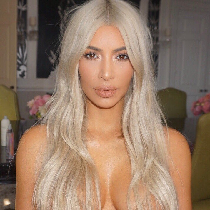 ​Kim Kardashian is a queen of creativity; her perfect body is an ideal launch pad for the contrast, Ultralight Beams highlighters & glosses!