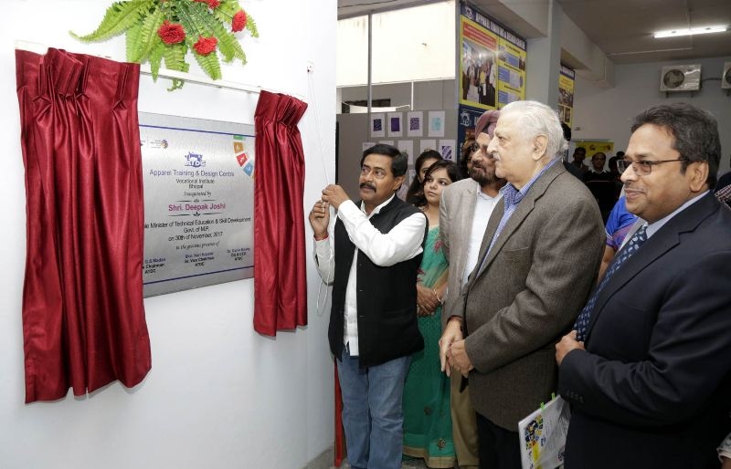 Self-help groups to make dresses of school children