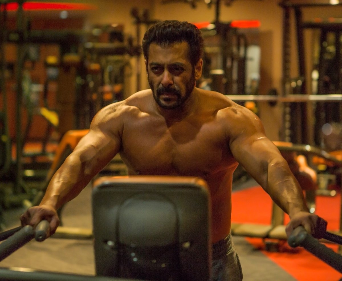 Shirtless Salman khan ke Power ka Asli Tadka aap dekhenge in Tiger Zinda hai !