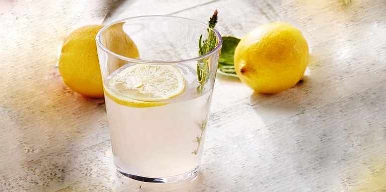 Lavender Lemonade Drink
