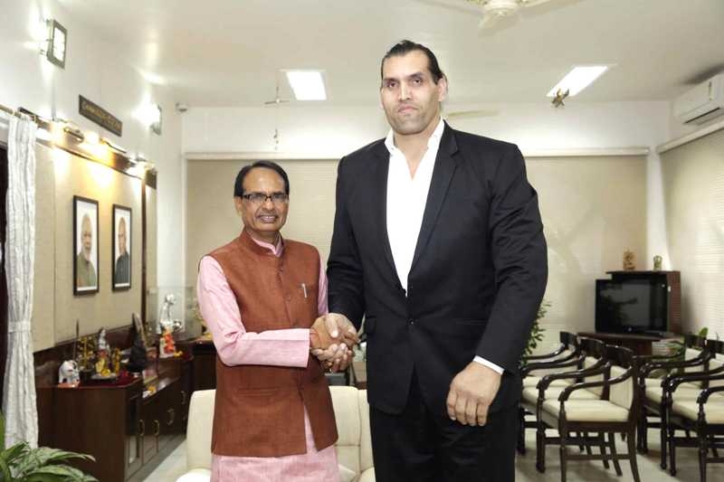 World Champion the Great Khali Pays Courtesy Visit to CM Chouhan