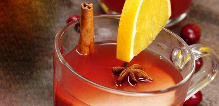 Spiced Cranberry-Apple Drink