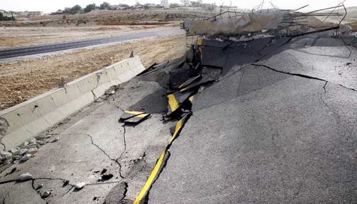  2 dead as multiple earthquakes jolt Indonesia (Second Lead) 