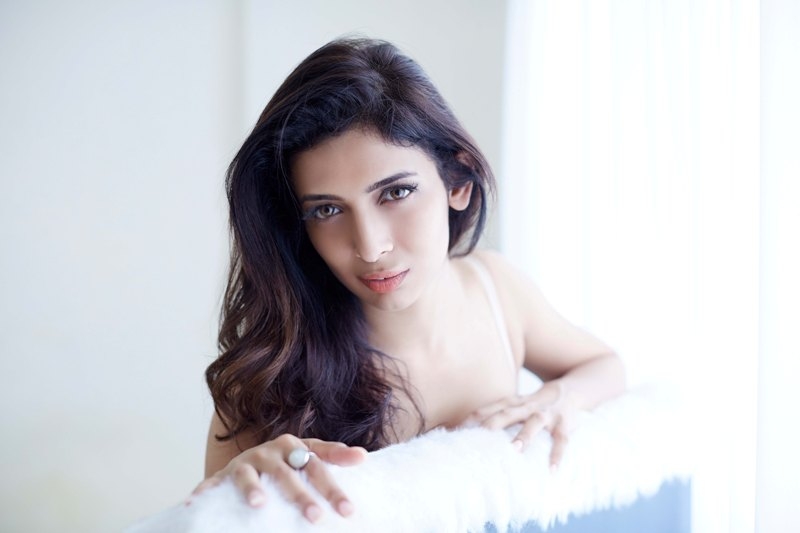 Item girl Heena Panchal goes Topless in her recent Photoshoot