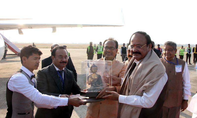 CM Chouhan Bids Farewell to Vice President Naidu