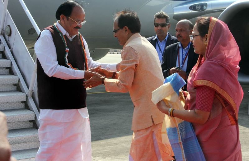Vice President Naidu Reaches Bhopal: CM Chouhan Accords Welcome