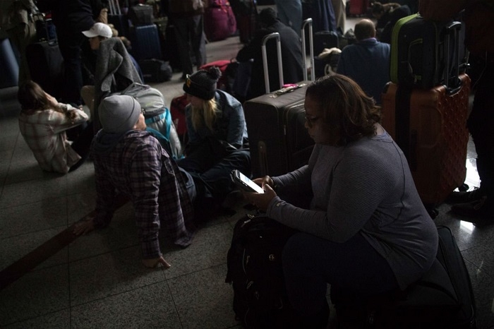  Power outage paralyses worlds busiest Hartsfield-Jackson airport in US (Lead) 