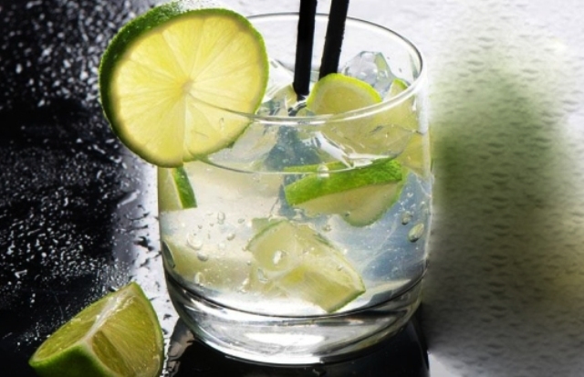 Rum Caipirinhas Light