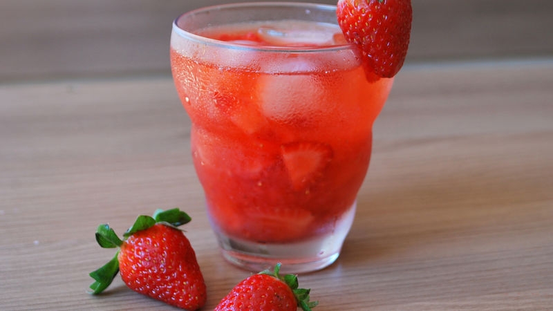 Strawberry Ice Cubes Caipirinha