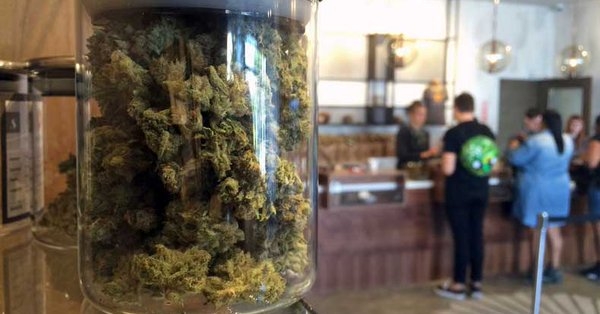  California legalises recreational marijuana sale 