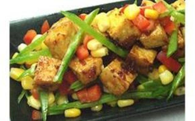 Spicy tofu confetti salad