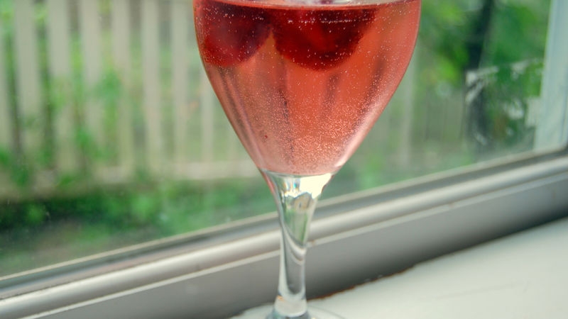 White Wine-Strawberry Frozen Sangria