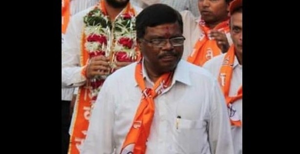  Mumbai Shiv Sena leader stabbed to death 
