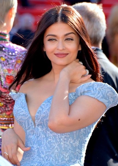 ​Aishwarya Rai Bachchan Steals the Show in  LaBourjoisie at the Femina Beauty Awards Night 2018 