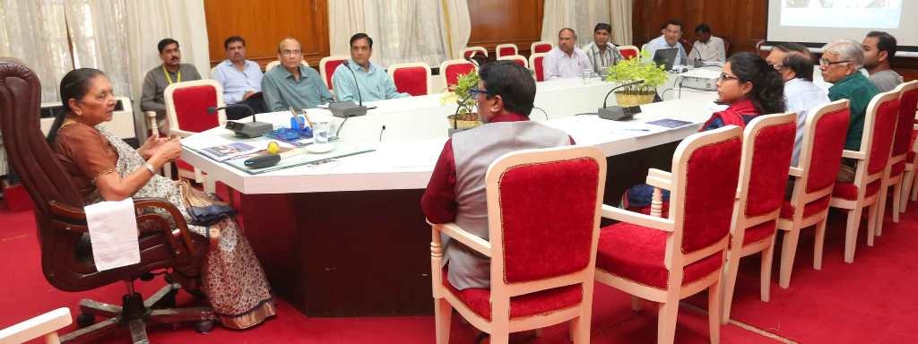 Old Age Homes Should be run by Red Cross Society: Governor Smt. Patel