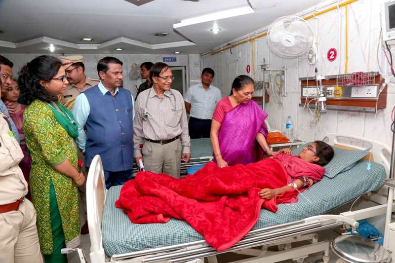 Governor Conducts Surprise Inspection of Red Cross Hospital
