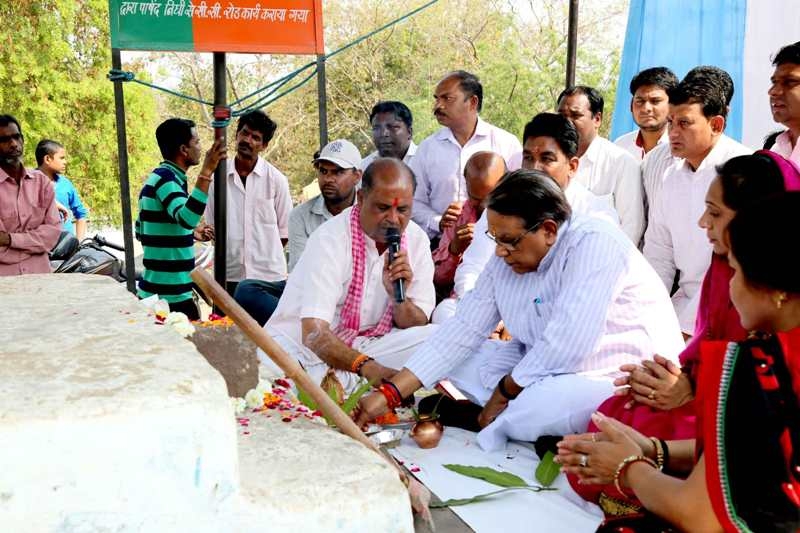 Revenue Minister Gupta performs bhoomi-poojan of Construction works