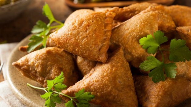 Singhare ke Atte ka Samosa
