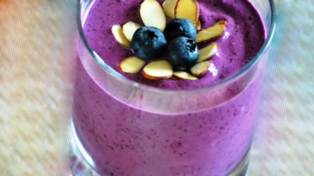 Blueberries, Raspberries And Almond Smoothies