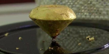 World's most expensive chocolate bonbon “Glorious”