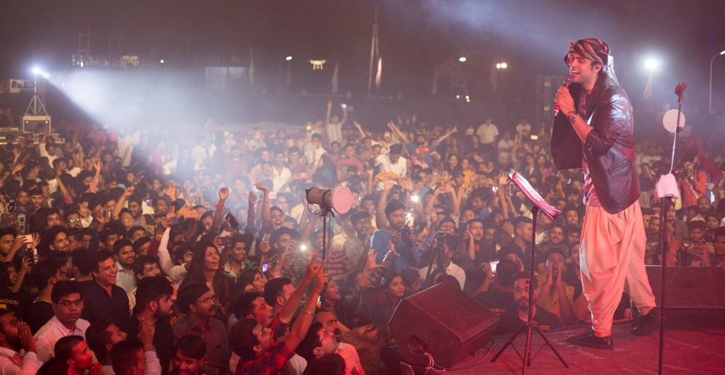 Bollywood fame singer Jubin Nautiyal Sets the Stage on Fire, Rocks audience on the eve of RNTU’s 7th Anniversary 