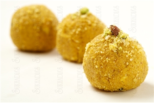 Besan laddoo