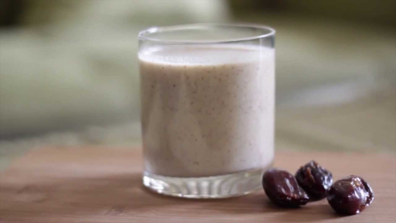 Apple and Date Smoothie