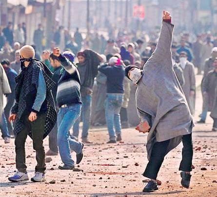 First time a tourist killed in stone pelting incident in Kashmir.