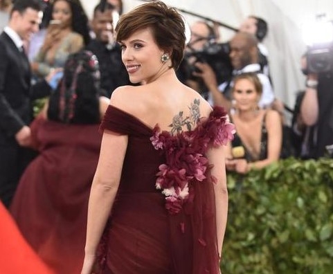 Scarlett Johansson clarifies about her dress in Met Gala