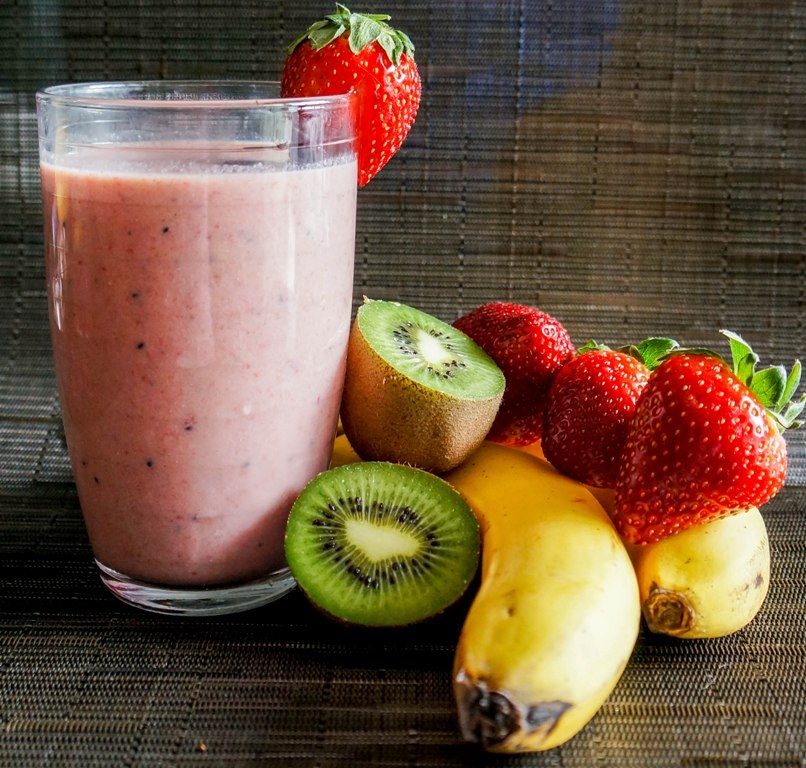 Strawberry Banana Kiwi Smoothie