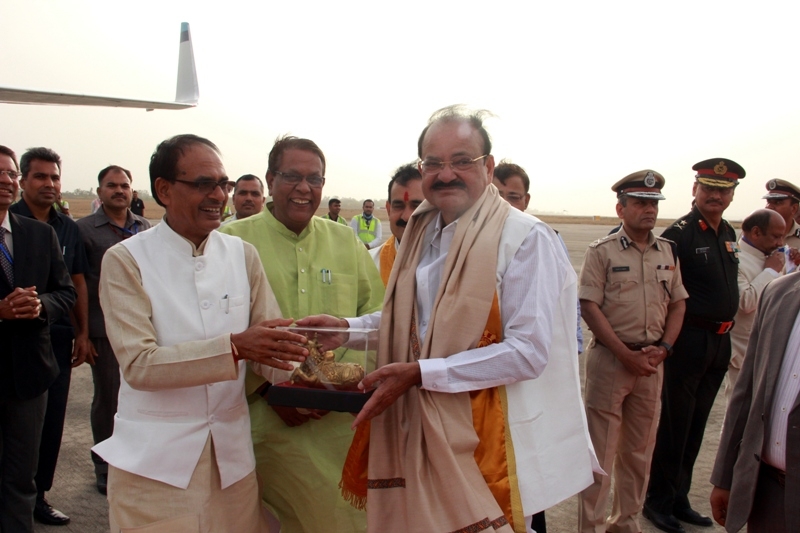CM Chouhan bids farewell to Vice-President Naidu