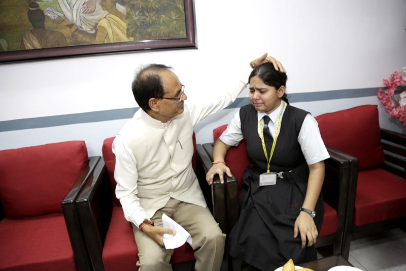 All possible efforts to be made to resolve students’ issues” CM Chouhan