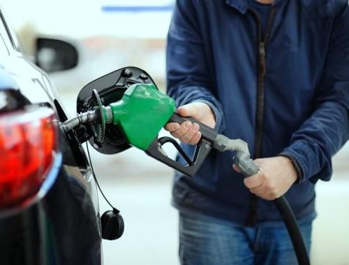 Will petrol be sold 100 rupees per liter in India?