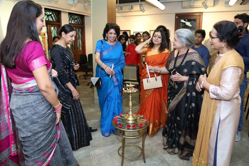Deepti Naval inaugurates Vimala Nandakumar's Art Exhibition  "The Girl -Sarva-shakti-Mayi"