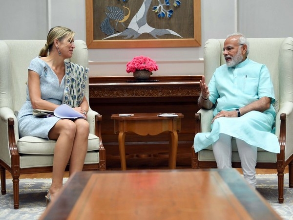  Modi meets Queen of Netherlands 