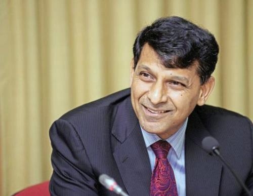 After Pranab Mukherjee, now Raghuram Rajan is invited by Hindu organization for speech.