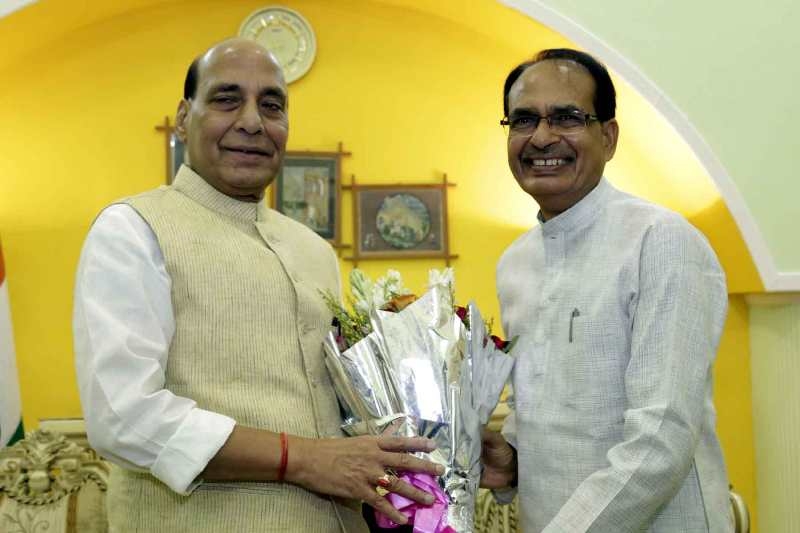 CM Chouhan welcomes Union Home Minister Singh