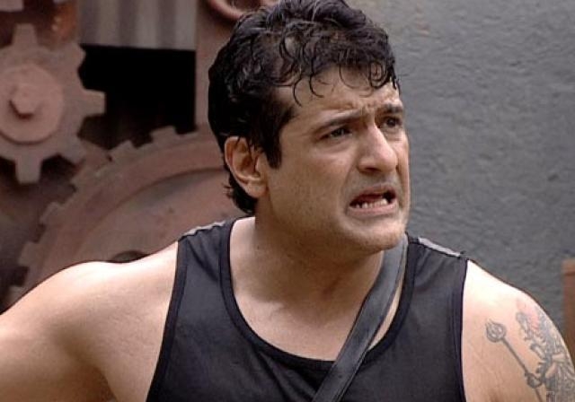 Actor Armaan Kohli booked for allegedly hitting girlfriend