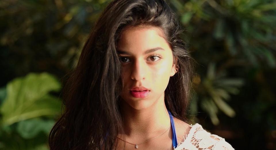 Mom Gauri reached London to meet daughter Suhana
