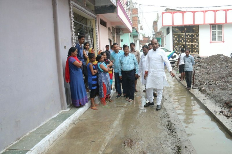 MoS Sarang visits water logging prone areas during rain