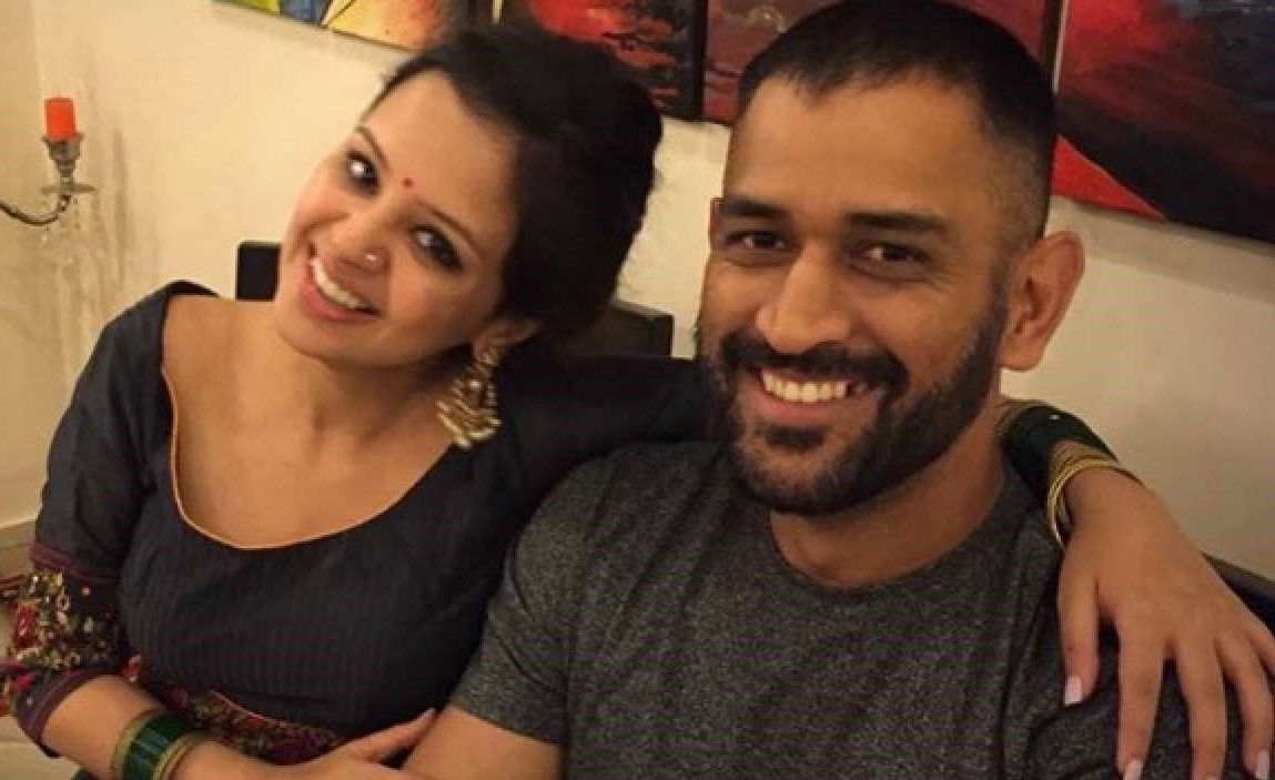 Watch video of M S Dhoni celebrating this birthday