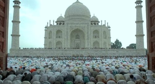 ‘बाहरी लोग’ ताजमहल में नहीं पढ़ सकते नमाज़, सुप्रीम कोर्ट ने अपने फैसले में दिया आदेश