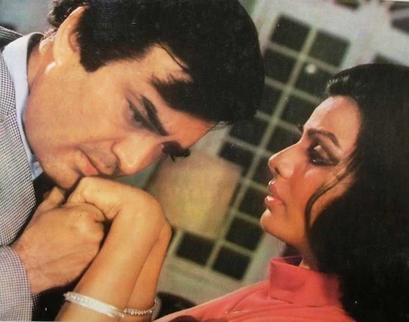 Such was the love, after Sanjeev’s refusal she vowed to never marry anyone