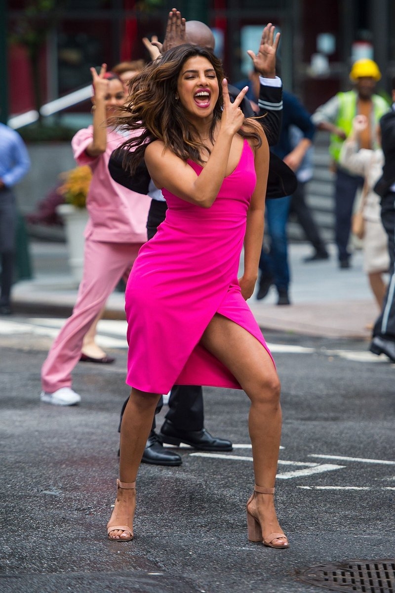 Isn't It Romantic- Rebel Wilson, Liam Hemsworth and Priyanka Chopra were dancing on streets