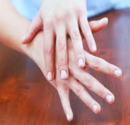 जानिए कन्धा, हथेली, पीठ और जांघ फड़कने के क्या हैं इशारे