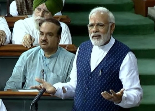 नरेन्द्र मोदी की 'रणनीति' में 'फंसा' विपक्ष
