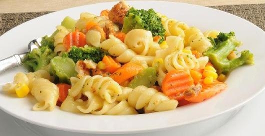 Pasta salad with peppers